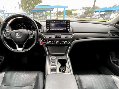 Used 2018 Honda Accord Touring image 15