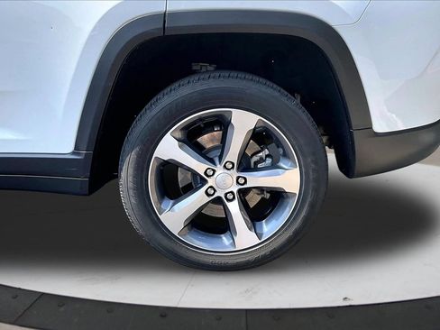 Used 2023 Jeep Grand Cherokee 4WD 4xe w/ Luxury Tech Group II image 36