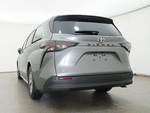 New 2026 Toyota Sienna XLE FWD image 3