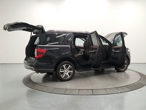 Used 2024 Ford Expedition Limited RWD image 15