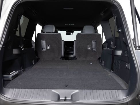 Used 2025 Lexus GX 550 w/ Cold Area Package AWD/4WD image 23