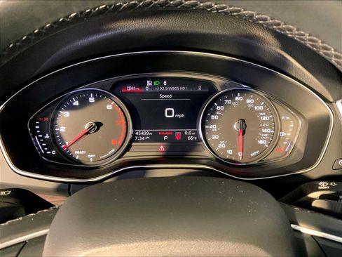 Used 2021 Audi Q5 Premium w/ Convenience Package image 29