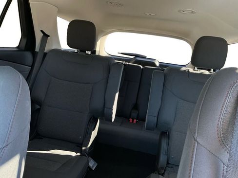 Used 2025 Ford Explorer Active image 13