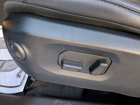 Used 2024 Jeep Wrangler Unlimited Rubicon 4xe image 9