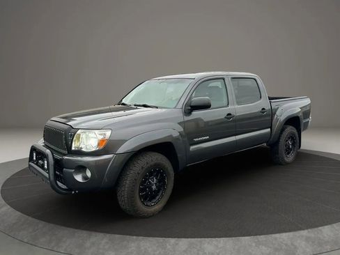 Used 2011 Toyota Tacoma 4x4 Double Cab w/ SR5 Pkg #2 image 2