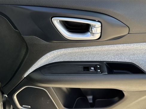 Used 2023 Jeep Compass Latitude w/ Sun and Sound Group image 45