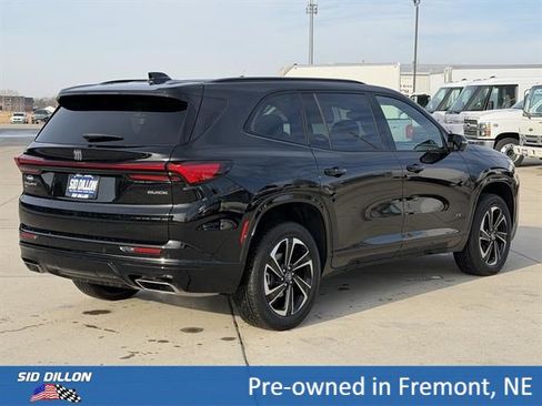 Certified 2025 Buick Enclave Sport Touring w/ Power Package AWD/4WD image 4
