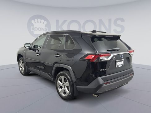 Used 2021 Toyota RAV4 Limited image 4