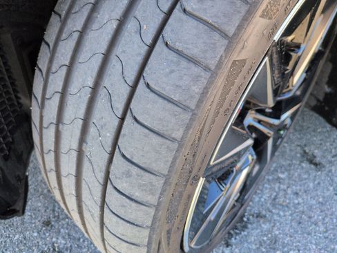 Certified 2024 BMW 760i xDrive 760i xDrive w/ Premium Package 2 image 12