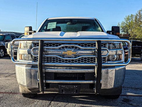 Used 2019 Chevrolet Silverado 2500 W/T w/ WT Convenience Package image 2