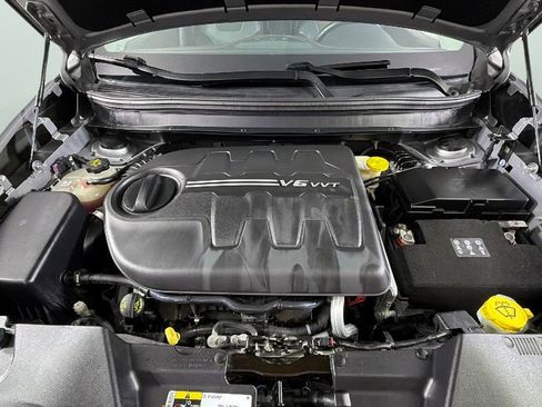 Used 2017 Jeep Cherokee Trailhawk AWD/4WD image 35