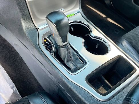 Certified 2019 Jeep Grand Cherokee Altitude RWD image 17