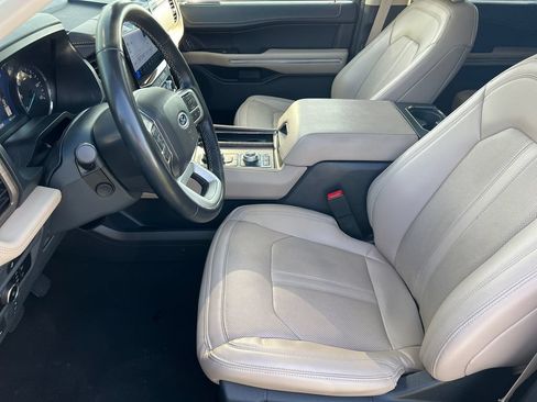 Used 2024 Ford Expedition Limited AWD/4WD image 19