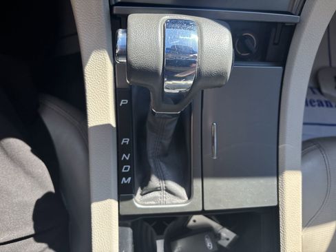 Used 2012 Ford Taurus Limited FWD image 21