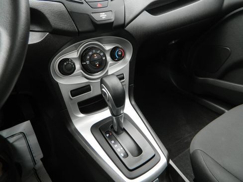 Used 2014 Ford Fiesta SE FWD image 20