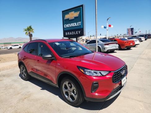 Used 2025 Ford Escape ST-Line AWD/4WD image 1
