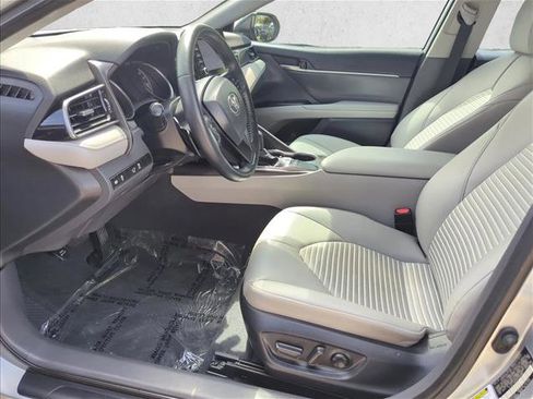 Used 2023 Toyota Camry SE FWD image 12