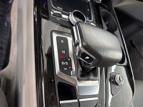 Used 2018 Audi Q7 3.0T Prestige AWD/4WD image 47