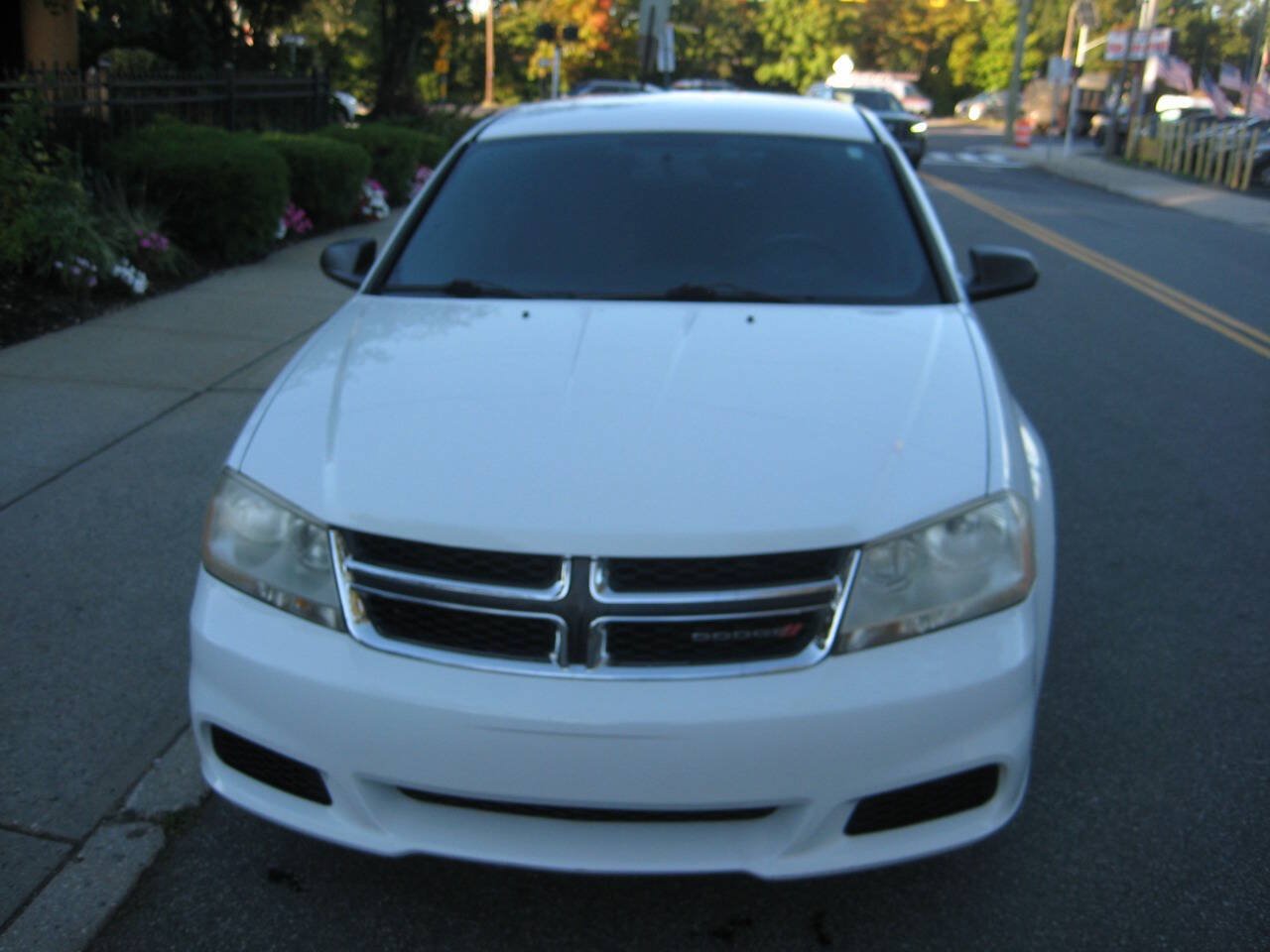 Used 2014 Dodge Avenger SE FWD image 2