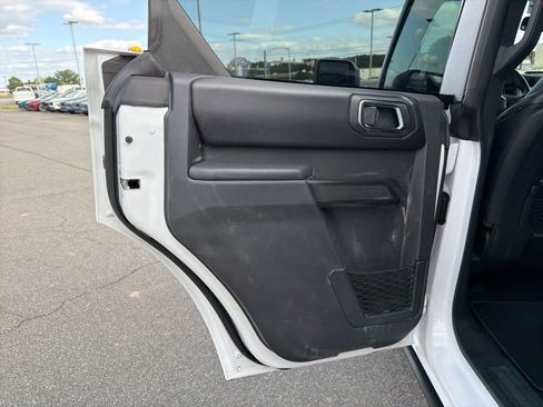 Used 2025 Ford Bronco Badlands image 15