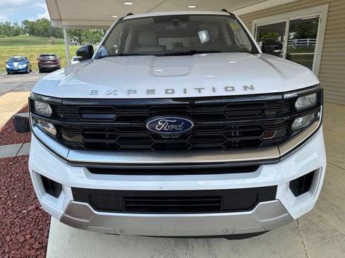 Used 2025 Ford Expedition Max Platinum AWD/4WD image 10