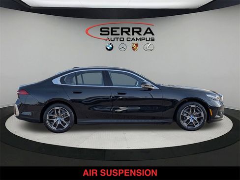 Used 2025 BMW i5 xDrive40 w/ Premium Package image 2