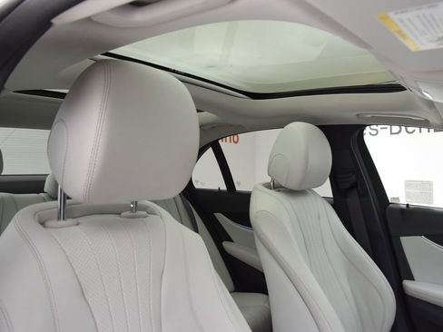 Used 2022 Mercedes-Benz E 350 Sedan image 18