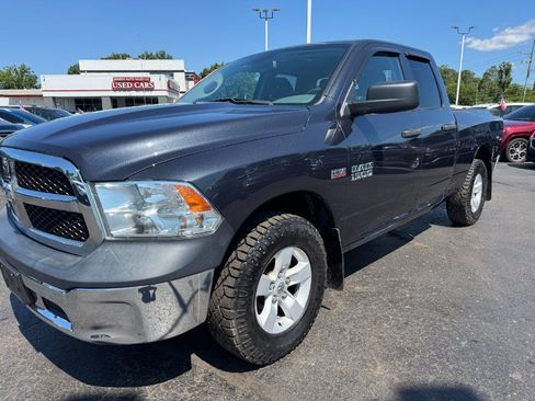 Used 2018 RAM 1500 ST w/ SXT Appearance Group AWD/4WD image 9