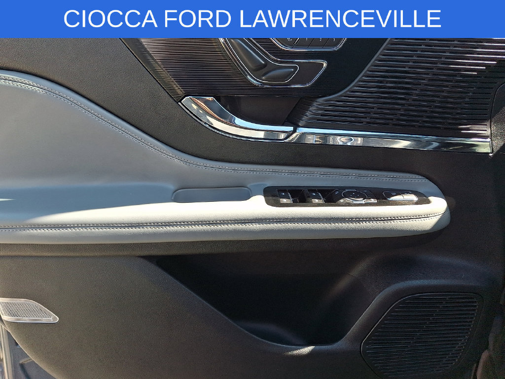 Used 2022 Lincoln Corsair AWD w/ Equipment Group 101A image 16
