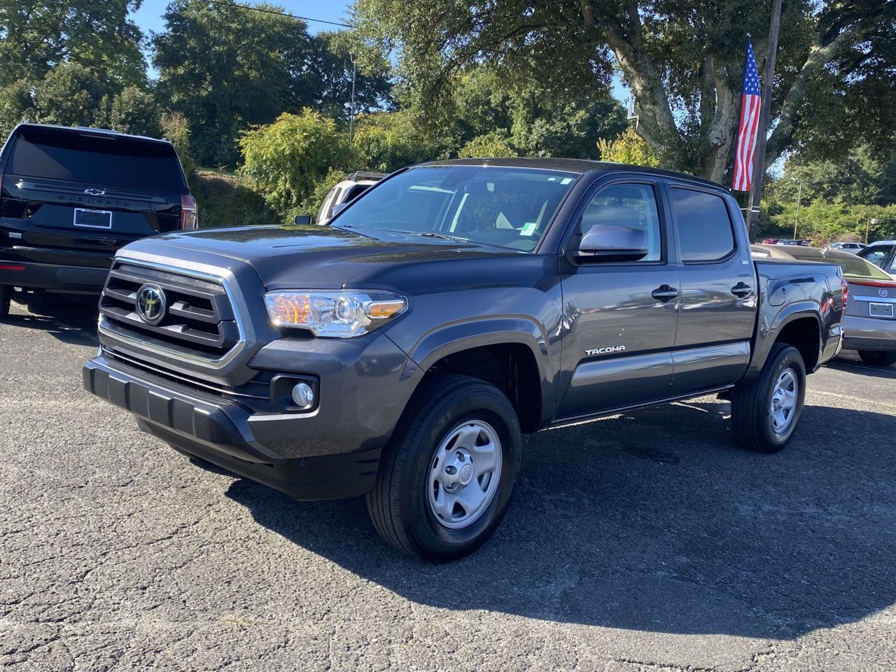 Used 2023 Toyota Tacoma SR5 RWD image 3