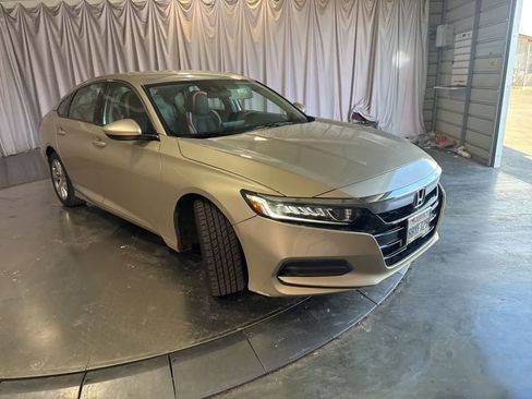 Used 2018 Honda Accord LX image 3