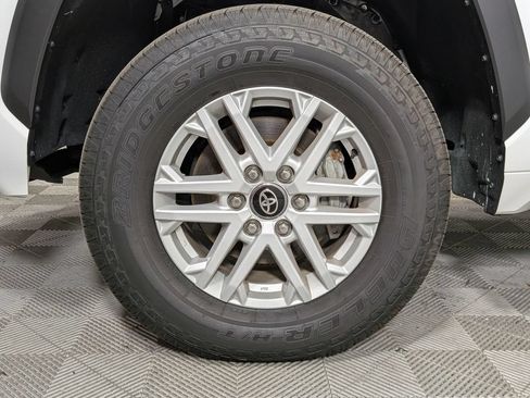 Used 2025 Toyota Tundra SR5 w/ SR5 Premium Package AWD/4WD image 30