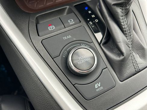 Used 2020 Toyota RAV4 Limited image 35