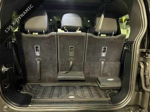 Used 2024 Land Rover Defender 130 X-Dynamic SE image 28
