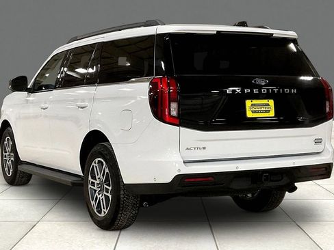 Certified 2025 Ford Expedition Active AWD/4WD image 11