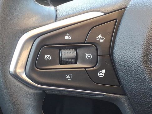 Used 2024 Chevrolet Trax LT w/ Driver Confidence Package image 17