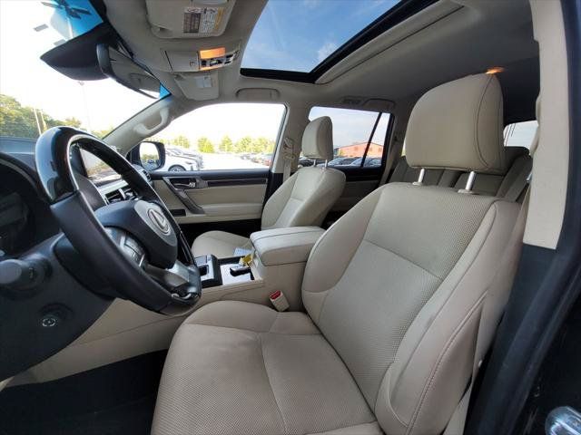 Used 2023 Lexus GX 460 Premium w/ Premium Package AWD/4WD image 17