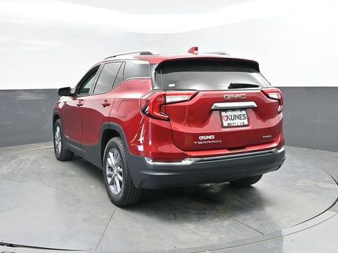 Used 2023 GMC Terrain SLT AWD/4WD image 11