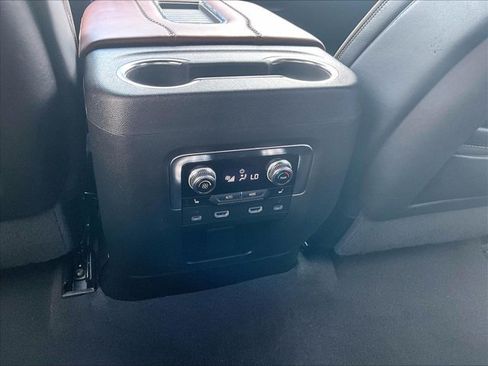Used 2024 GMC Yukon XL Denali Ultimate AWD/4WD image 25