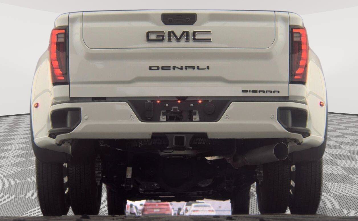 Used 2026 GMC Sierra 3500 Denali Ultimate w/ LPO, Black Badging Package AWD/4WD image 19