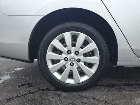 Used 2015 Nissan Sentra S image 11