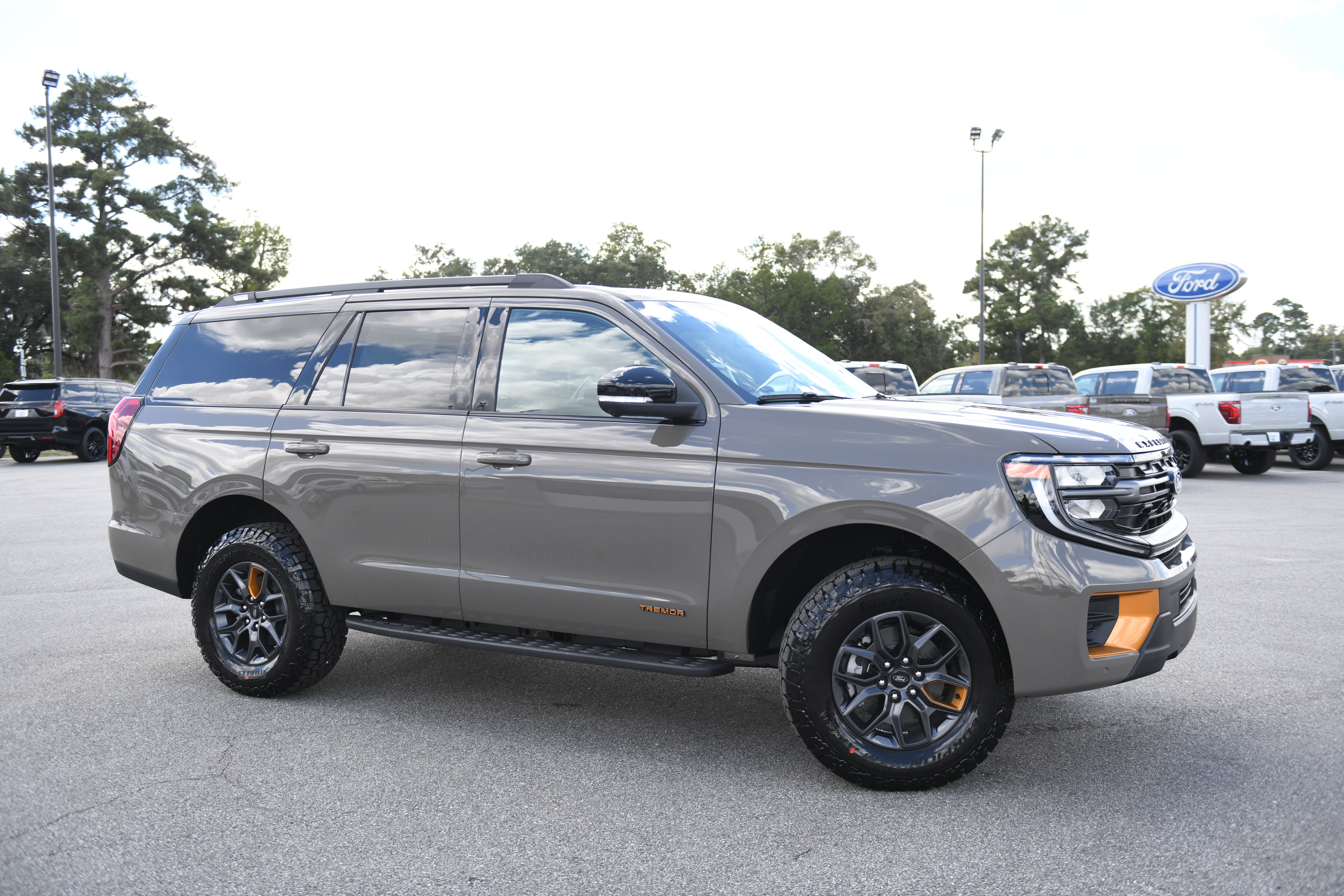 New 2027 Ford Expedition Tremor w/ Driver's Package AWD/4WD image 3