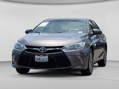 Used 2017 Toyota Camry SE FWD image 5