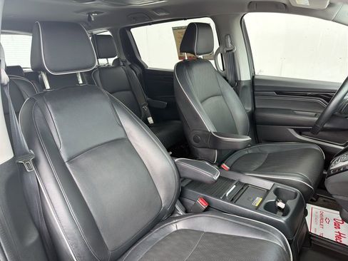 Used 2024 Honda Odyssey Elite image 6