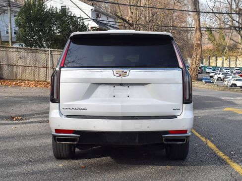 Used 2023 Cadillac Escalade ESV Luxury image 7