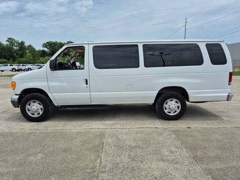 Used 2006 Ford E-350 and Econoline 350 XL RWD image 4