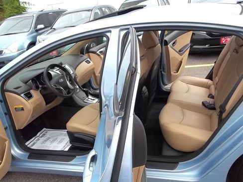 Used 2012 Hyundai Elantra Limited w/ Technology Pkg 5 FWD image 3