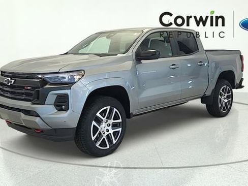 Used 2024 Chevrolet Colorado Z71 w/ Z71 Convenience Package 2 AWD/4WD image 3