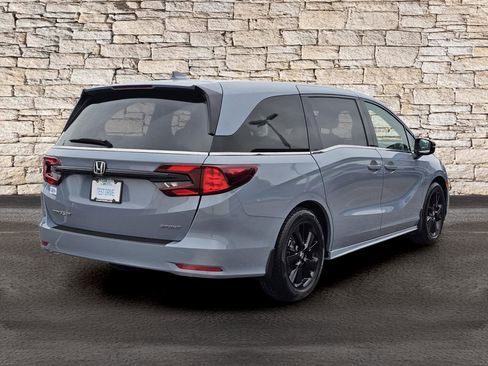 Used 2024 Honda Odyssey Sport image 6