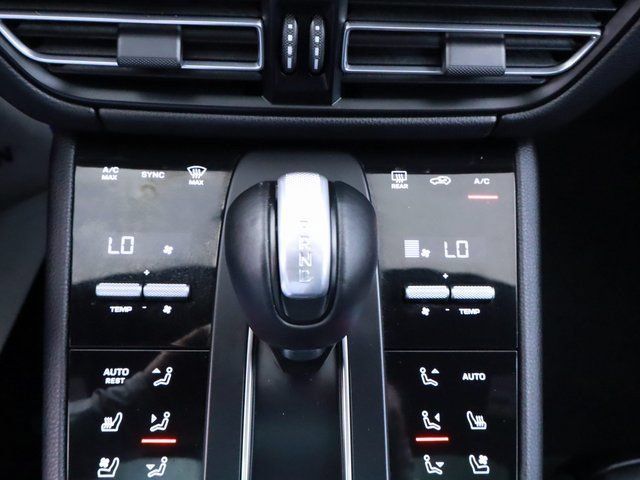 Certified 2024 Porsche Macan AWD/4WD image 29